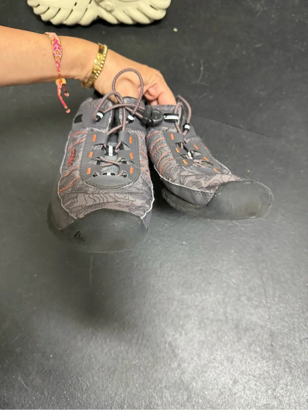 Keen hiking water shoes kids 5 gently used